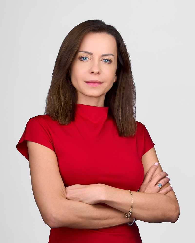 Portret biznesowy half-body managerki PR